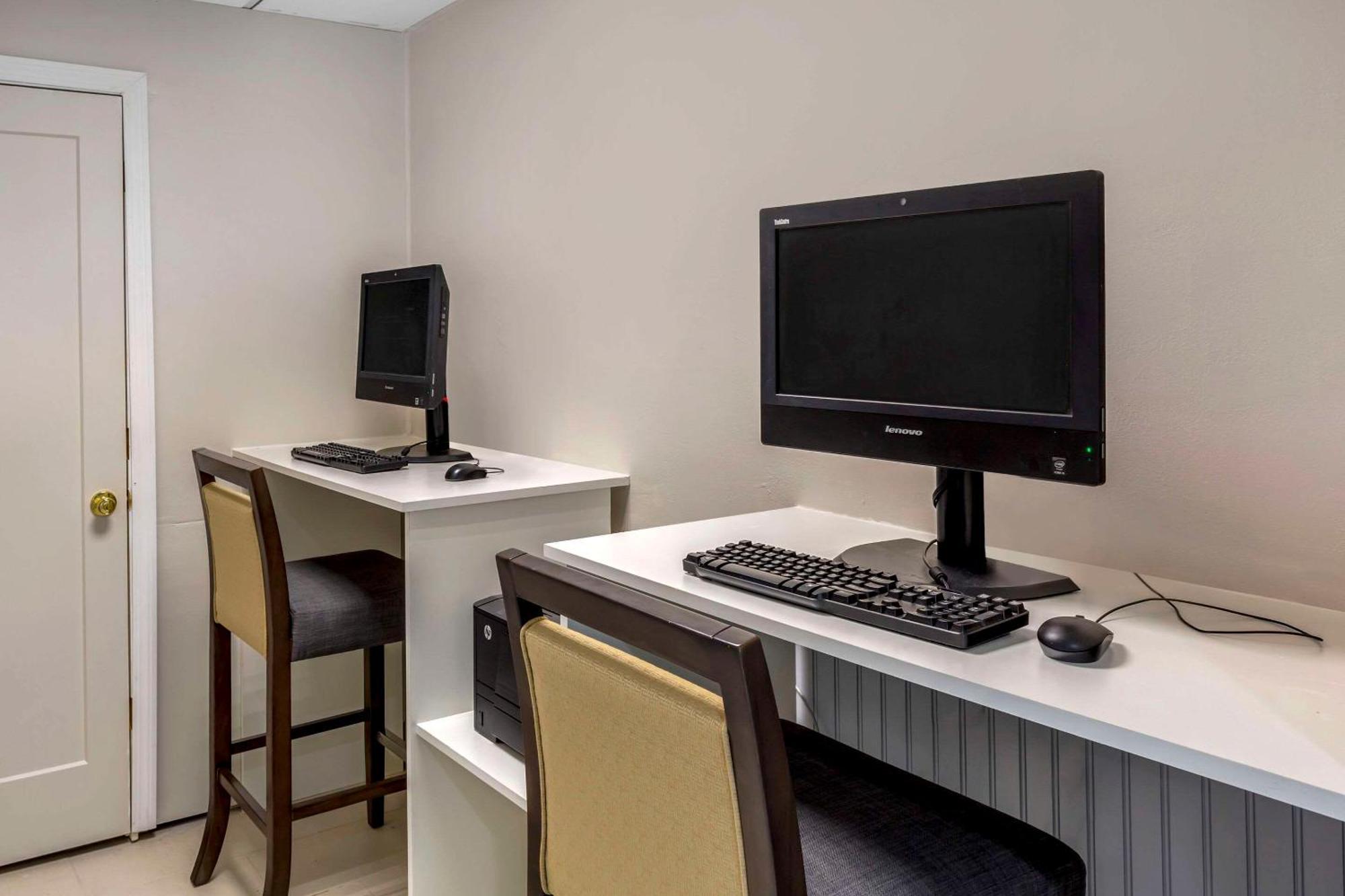 Comfort Inn Hyannis - Cape Cod Экстерьер фото
