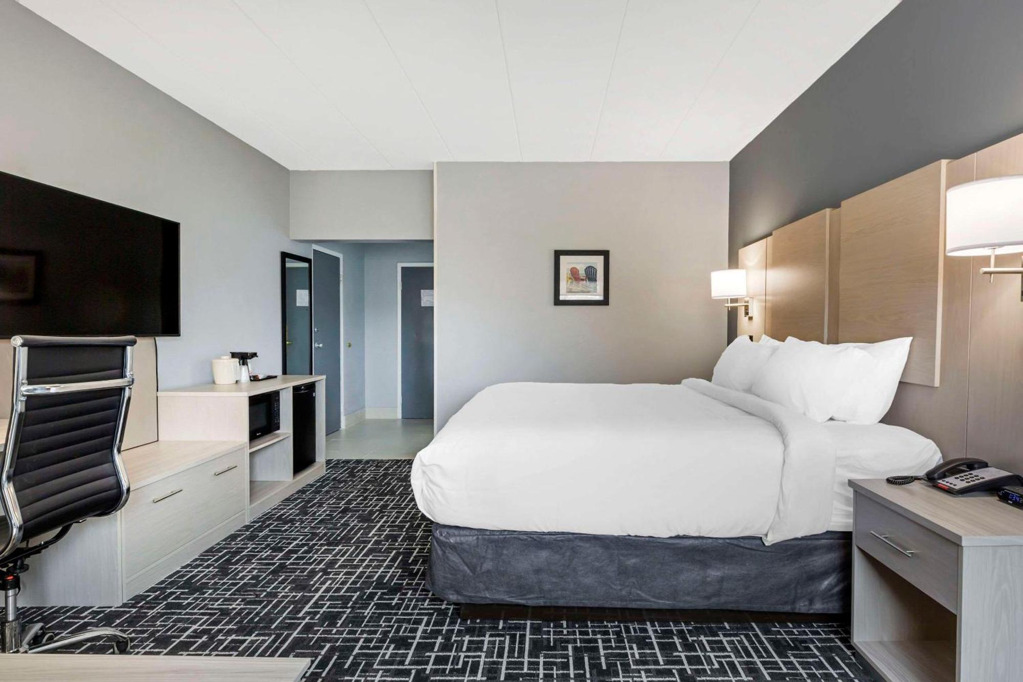 Comfort Inn Hyannis - Cape Cod Экстерьер фото