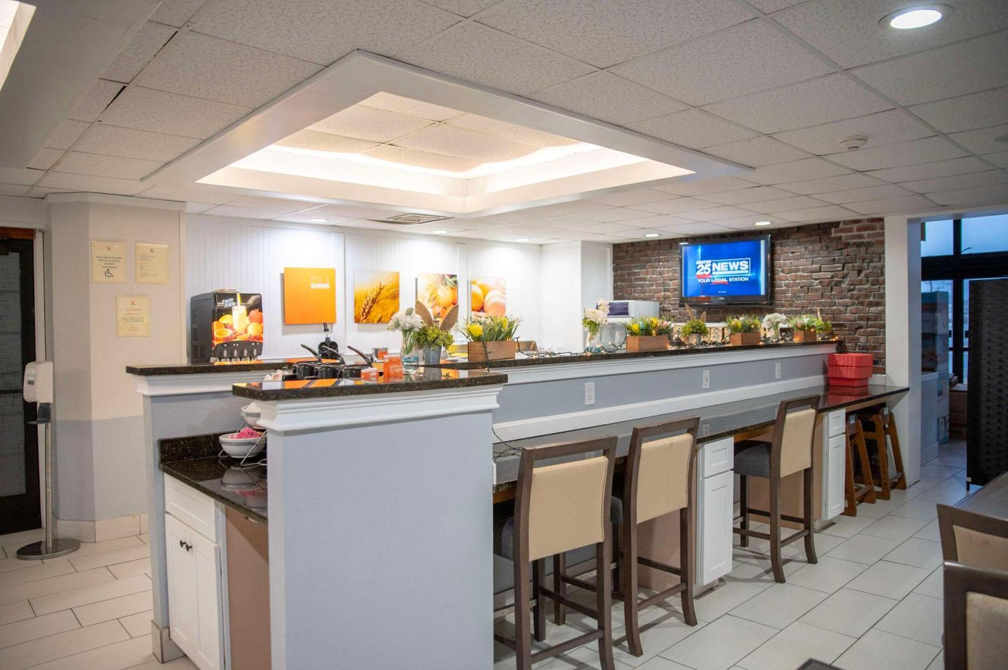 Comfort Inn Hyannis - Cape Cod Экстерьер фото